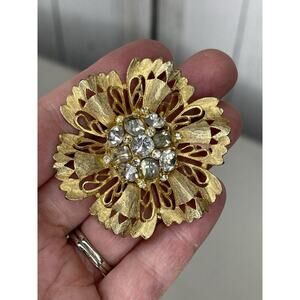 Vintage Gold Tone Rhinestone Accent Center Round Lace Style Pin Brooch